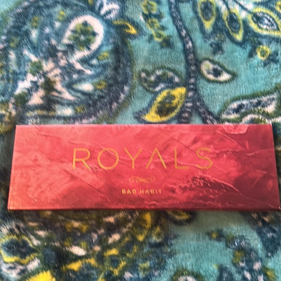 Bad Habit eyeshadow palettes: Supernova & Royals - Picture 4 of 5